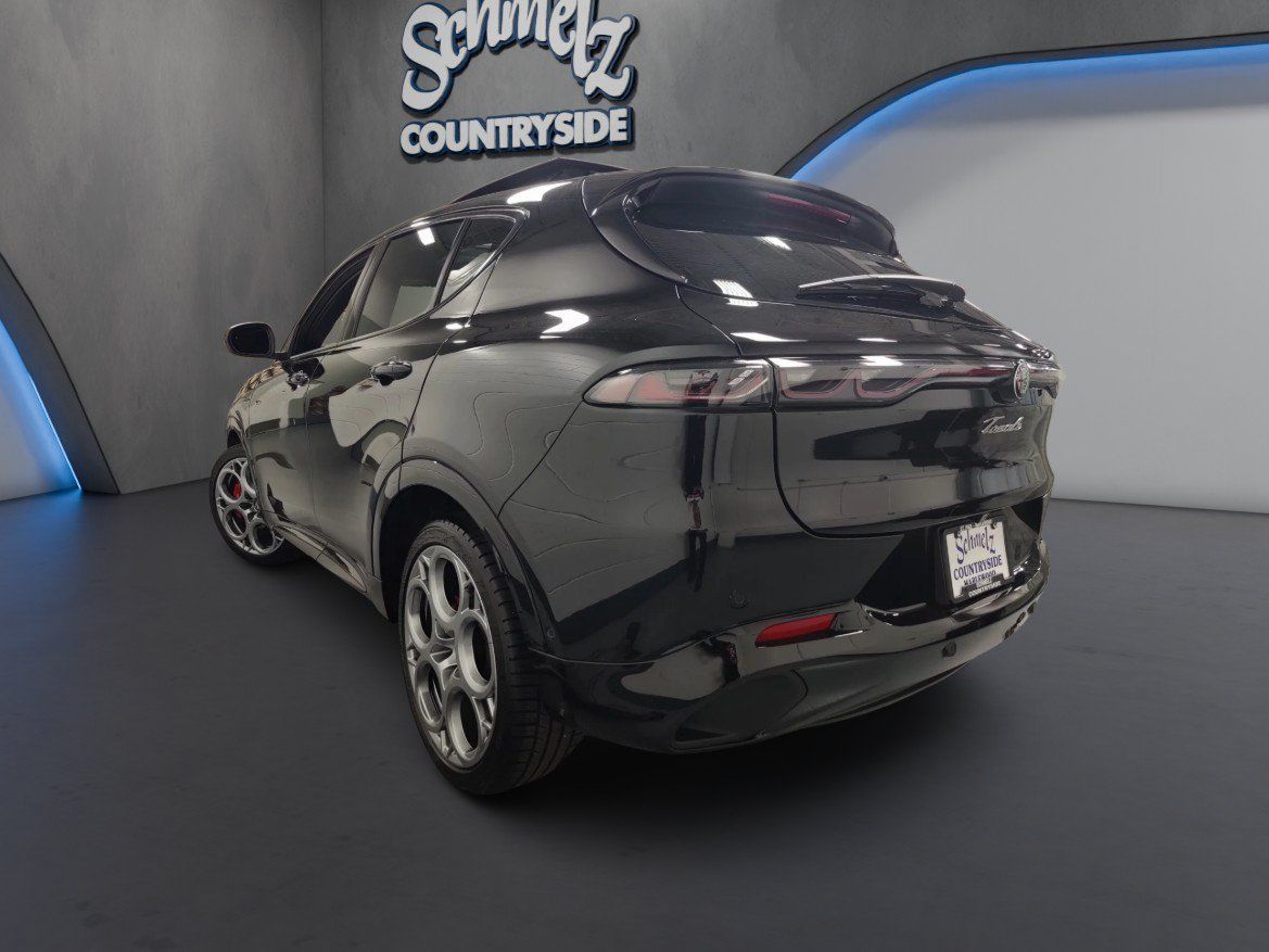 Used 2025 Alfa Romeo Tonale w/ Premium Package AWD/4WD image 11