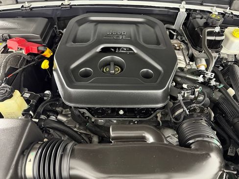 Used 2023 Jeep Wrangler Unlimited Rubicon 4xe w/ Cold Weather Group AWD/4WD image 24