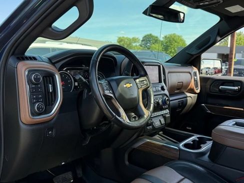 Used 2021 Chevrolet Silverado 1500 High Country w/ Z71 Off-Road Package AWD/4WD image 12