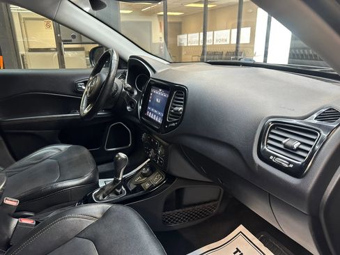 Used 2018 Jeep Compass Limited image 33