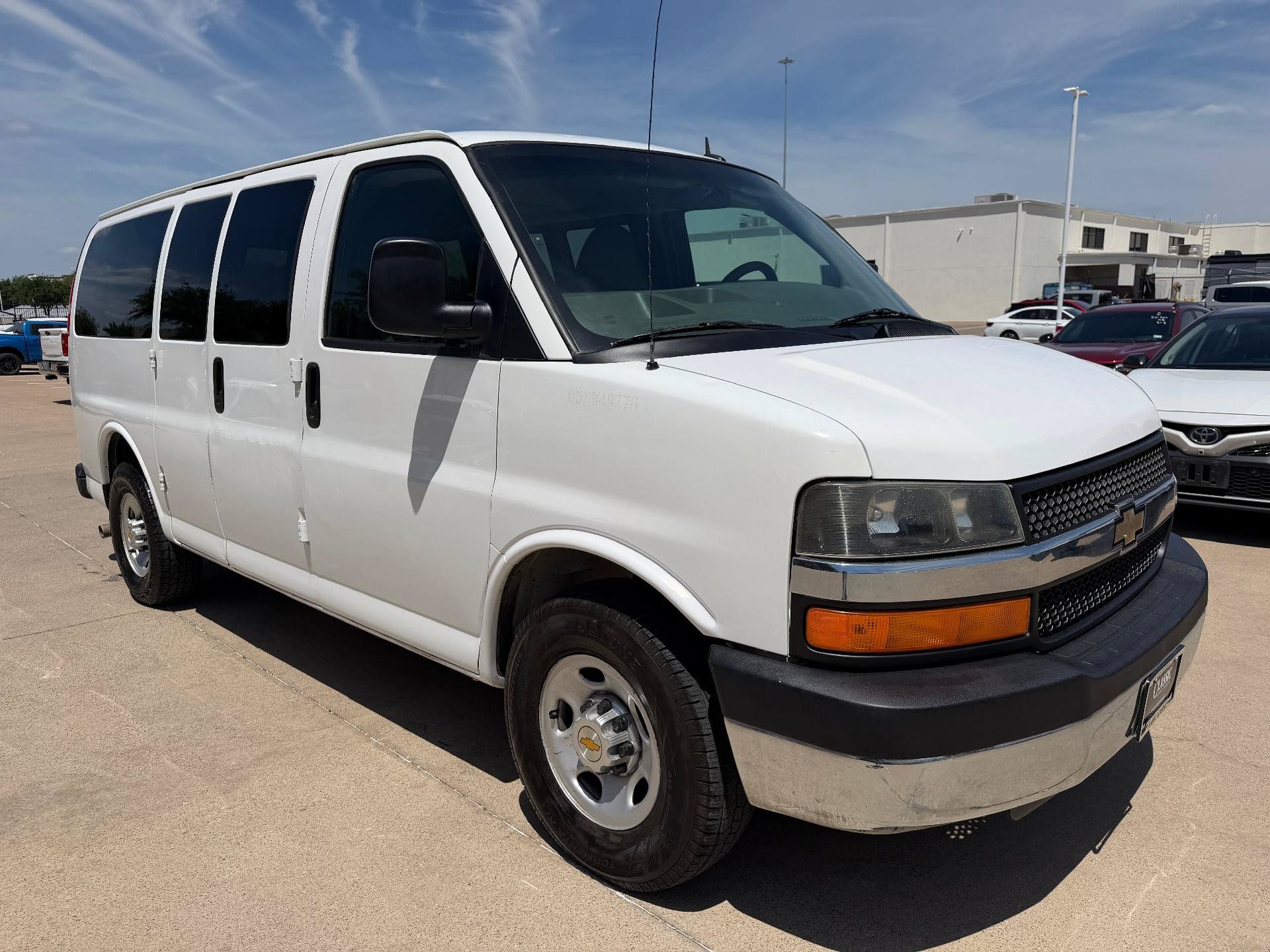 Used 2015 Chevrolet Express 2500 LT w/ LT Preferred Equipment Group RWD image 2