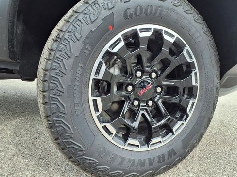 New 2026 GMC Canyon AT4 image 25