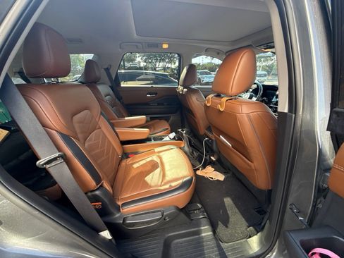 Certified 2024 Nissan Pathfinder Platinum FWD image 6