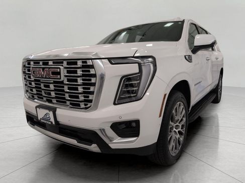 Used 2025 GMC Yukon XL Denali AWD/4WD image 12