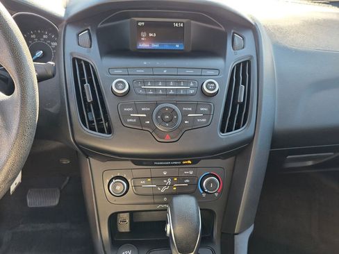Used 2018 Ford Focus SE image 19