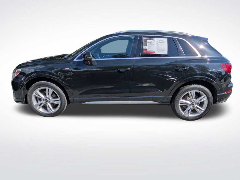 Used 2023 Audi Q3 2.0T Premium Plus w/ Premium Plus Package AWD/4WD image 7