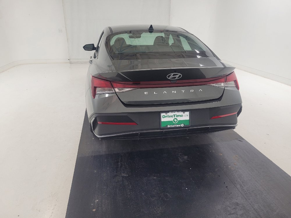Used 2024 Hyundai Elantra SE FWD image 6
