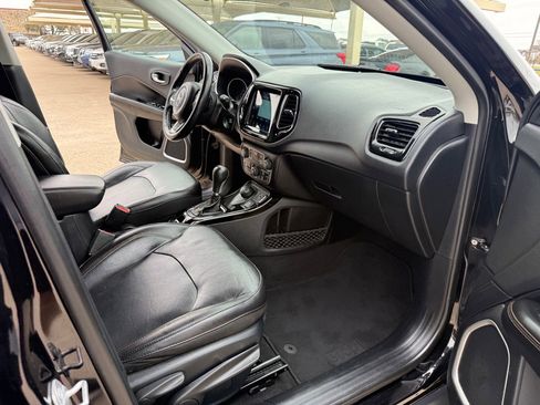 Used 2018 Jeep Compass Limited w/ Navigation Group image 17