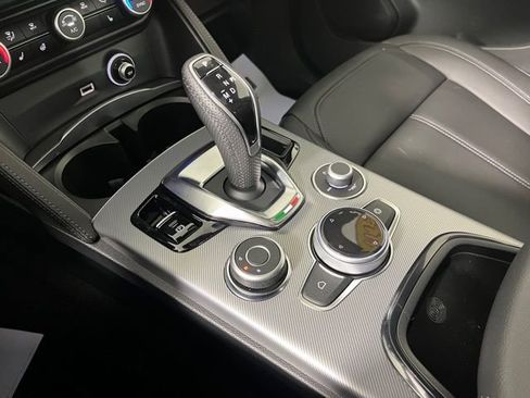 Used 2025 Alfa Romeo Stelvio Sprint w/ Convenience Package image 37