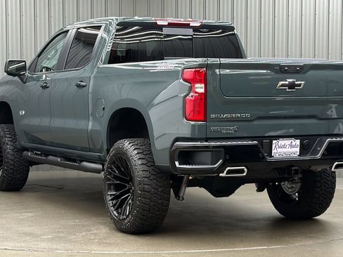 Used 2026 Chevrolet Silverado 1500 LT Trail Boss w/ LT Trail Boss Premium Package AWD/4WD image 3