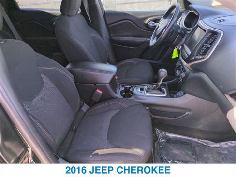 Used 2016 Jeep Cherokee 75th Anniversary image 25