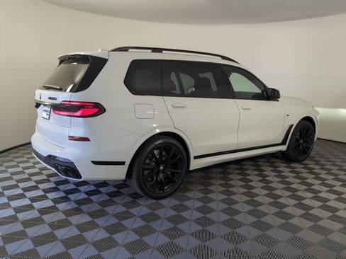 New 2026 BMW X7 M60i image 7