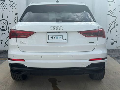 Used 2021 Audi Q3 2.0T Premium w/ Convenience Package AWD/4WD image 5