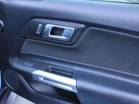 Used 2019 Ford Mustang Coupe image 13