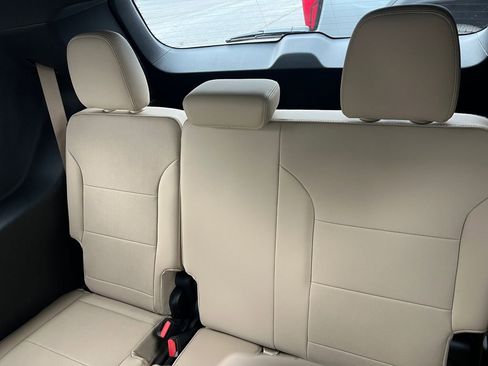 New 2026 Buick Enclave Preferred w/ Power Package image 25