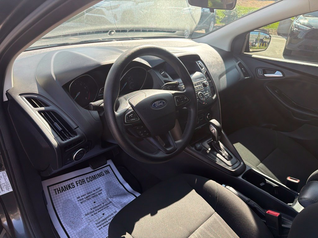 Used 2018 Ford Focus SE FWD image 25