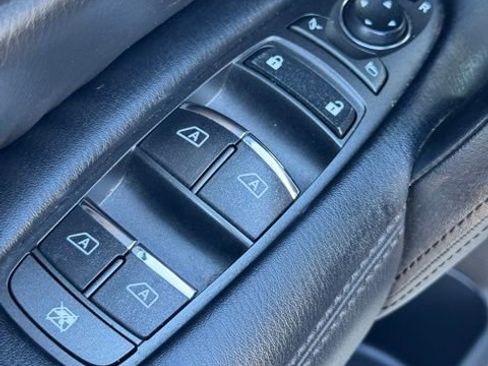 Used 2022 Nissan Armada SV image 15