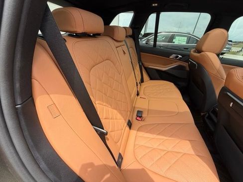 Used 2025 BMW X5 xDrive40i w/ M Sport Package AWD/4WD image 34