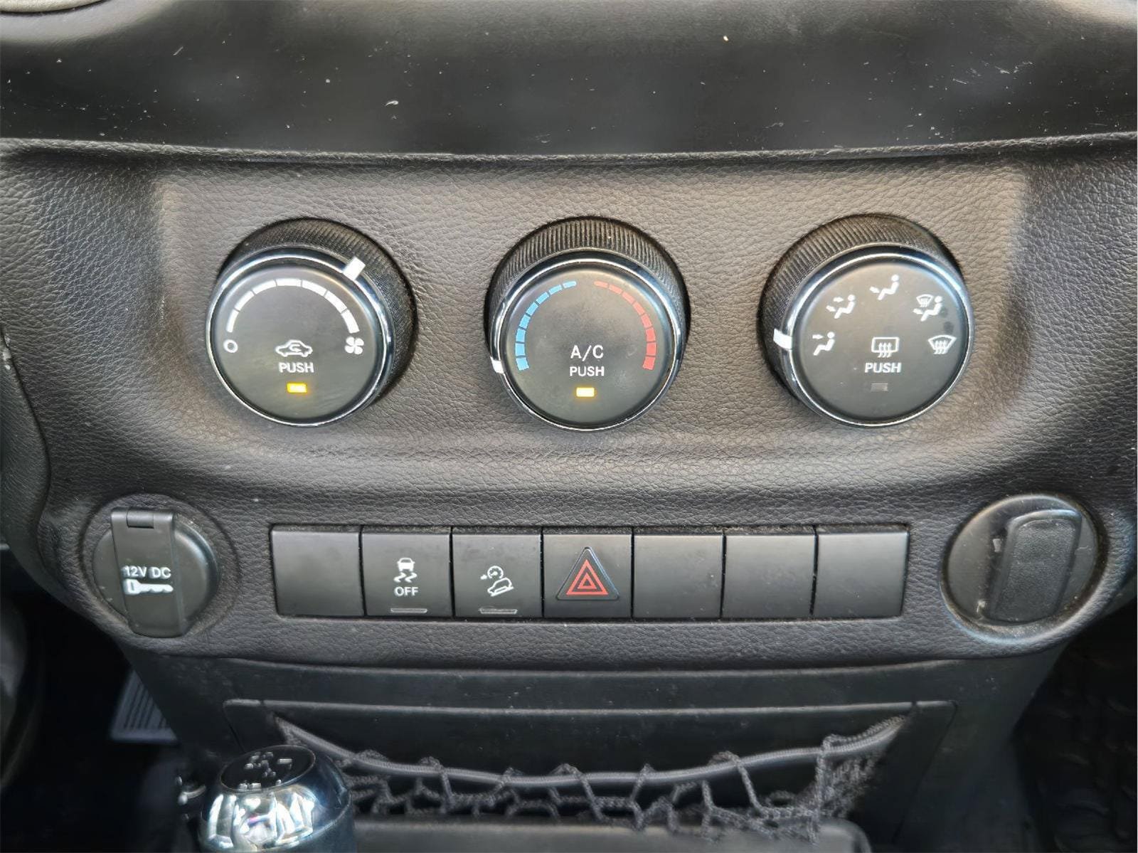 Used 2017 Jeep Wrangler Unlimited Sport w/ Connectivity Group AWD/4WD image 18