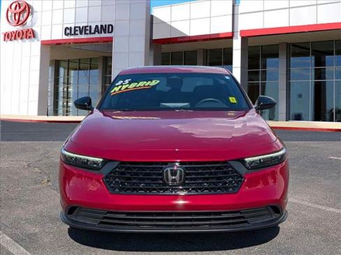 Used 2025 Honda Accord Sport image 3
