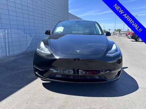 Used 2023 Tesla Model Y Long Range AWD/4WD image 3