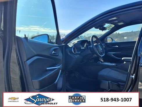 Certified 2025 Chevrolet Trax RS image 16