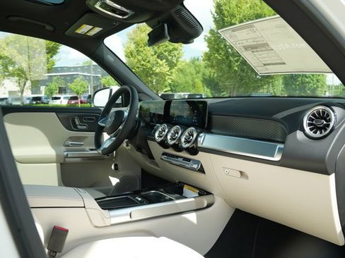 Certified 2026 Mercedes-Benz GLB 250 4MATIC image 39