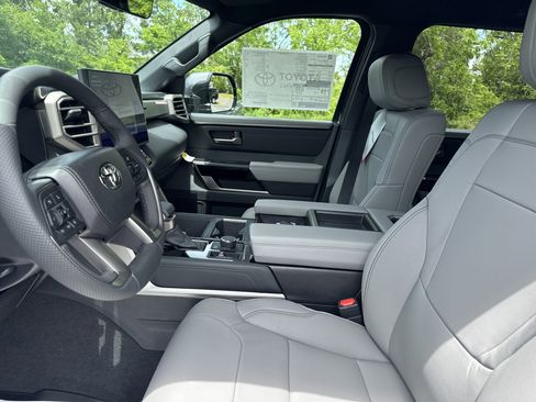 New 2026 Toyota Tundra Limited AWD/4WD image 18