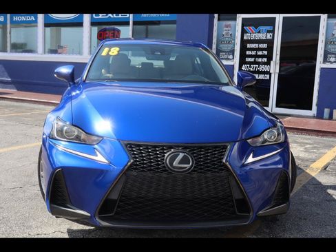 Used 2018 Lexus IS 300 RWD image 2