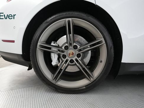 Used 2022 Porsche Taycan 4S image 20