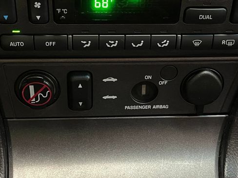 Used 2003 Ford Thunderbird RWD image 9