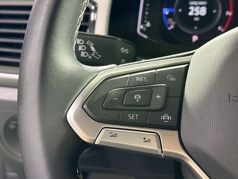 Used 2022 Volkswagen Atlas Cross Sport SE image 22