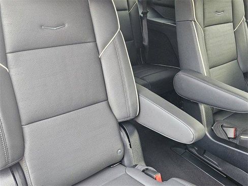 Certified 2025 Cadillac Escalade Premium Luxury image 19