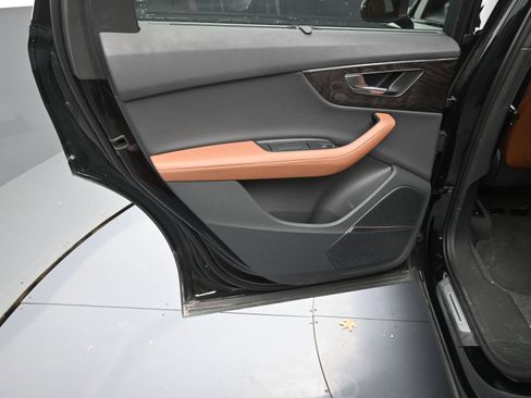 Used 2023 Audi Q7 3.0T Premium Plus w/ Premium Plus Package image 12