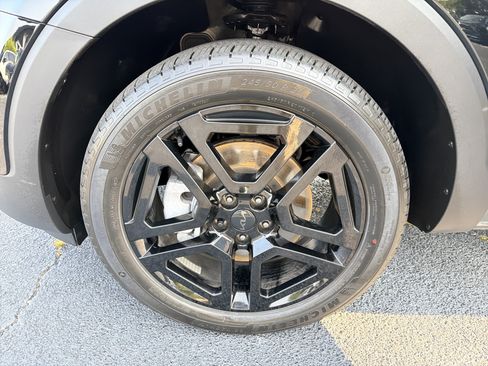 Used 2025 Kia Telluride EX X-Line AWD/4WD image 29