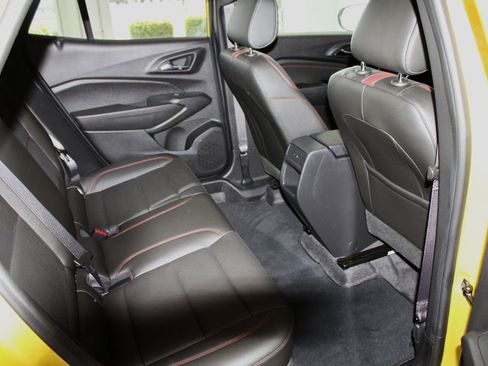 Used 2025 Chevrolet Trax RS w/ Driver Confidence Package image 45