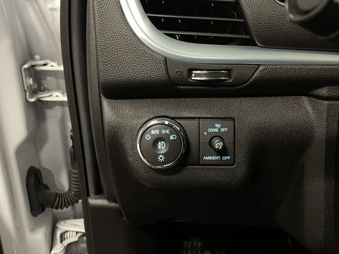 Used 2017 Chevrolet Traverse LT image 25