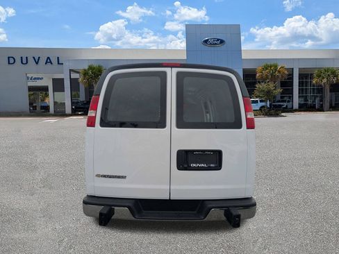 Used 2024 Chevrolet Express 2500 w/ Driver Convenience Package RWD image 5