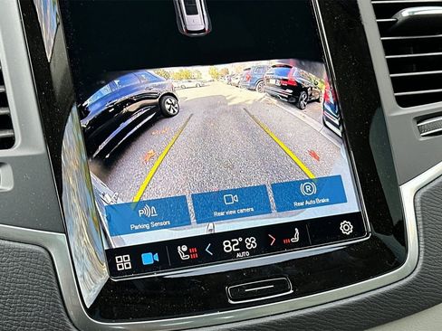 Used 2025 Volvo XC90 B6 Core w/ Protection Package Premier image 18