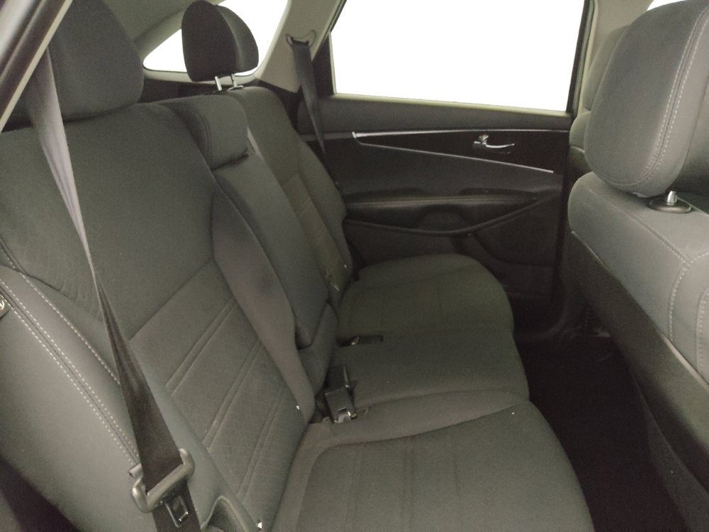 Used 2016 Kia Sorento FWD image 19
