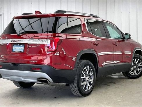 Certified 2023 GMC Acadia SLT w/ Preferred Package image 12