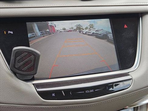 Used 2017 Cadillac XT5 Luxury w/ Driver Awareness Package FWD image 14