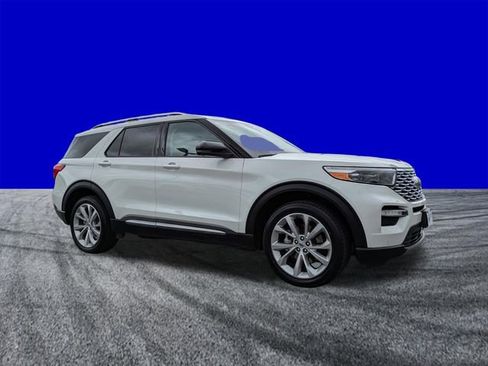 Certified 2023 Ford Explorer Platinum w/ Technology Package image 2