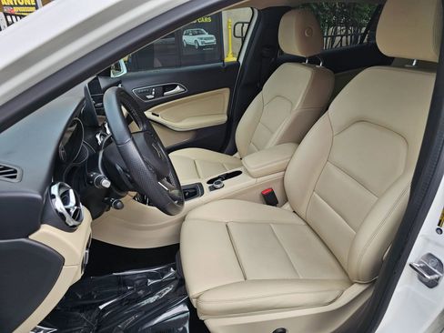 Used 2019 Mercedes-Benz GLA 250 4MATIC image 16