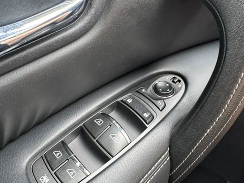 Used 2019 Nissan Armada SL AWD/4WD image 28