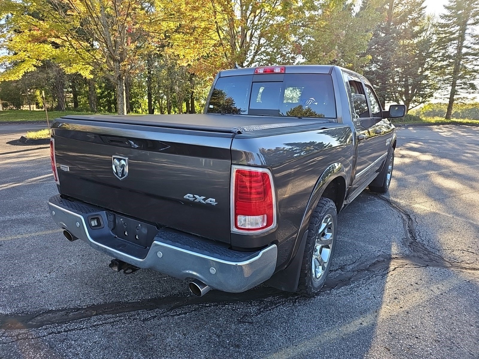 Used 2018 RAM 1500 Laramie w/ Convenience Group AWD/4WD image 6