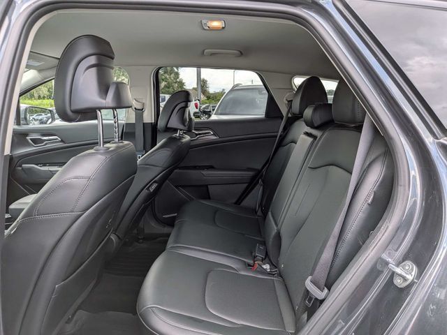 Used 2024 Kia Sportage EX FWD image 12