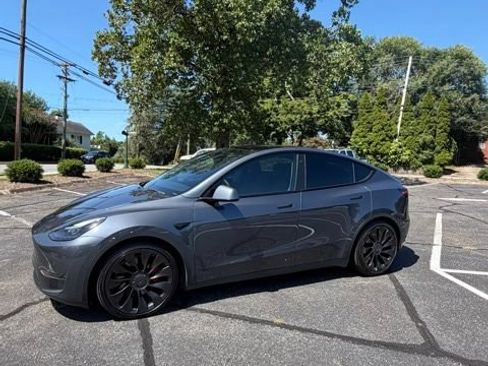 Used 2022 Tesla Model Y Performance AWD/4WD image 3