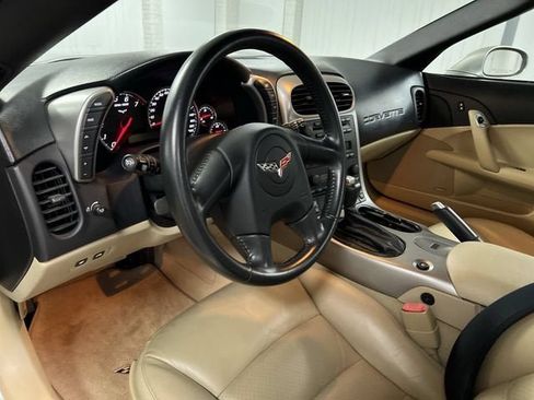 Used 2005 Chevrolet Corvette Convertible w/ Preferred Equipment Group RWD image 10