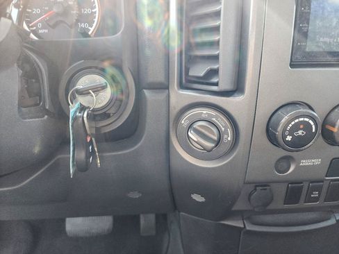 Used 2014 Nissan Titan S AWD/4WD image 17